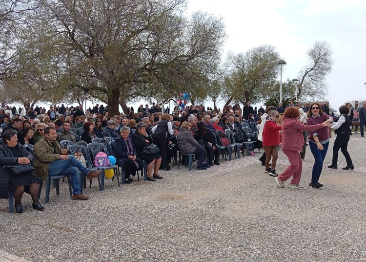 Κουρούτα: Με γλέντι και κεράσματα τα κούλουμα