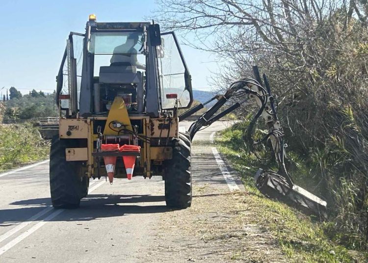 Περιφέρεια: Εντατικοί οι καθαρισμοί & τα έργα βελτίωσης στο επαρχιακό οδικό δίκτυο της Ηλείας