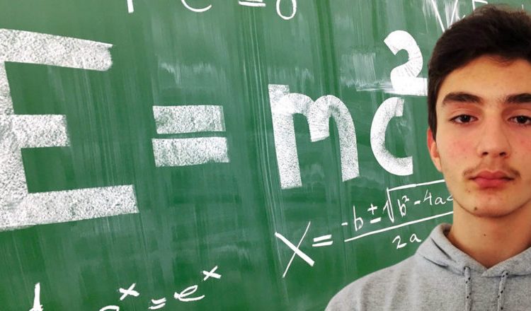 Πύργος: Ο μαθητής Νεκτάριος Μπερκουτάκης πήρε τη 2η θέση σε Πανελλήνιο Μαθηματικό διαγωνισμό