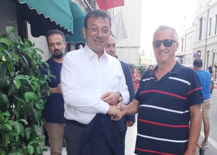 Μιά φωτο, μιά σύντομη συνομιλία και… η έκπληξή μου