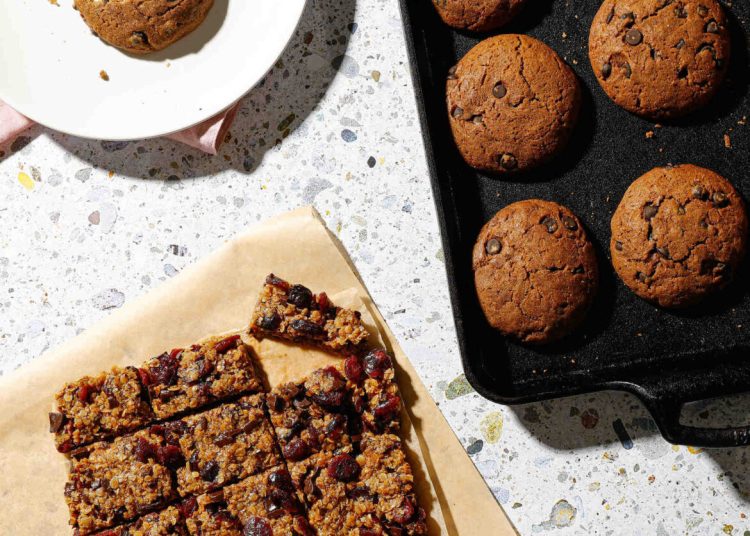 Νηστίσιμα σνακ: 8 συνταγές για cookies, μπάρες και πίτες