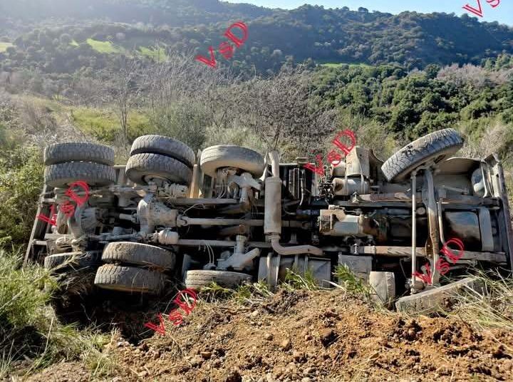 Φράγμα Πηνειού: Σοκαριστικό τροχαίο με φορτηγό-Γλίτωσε ο οδηγός