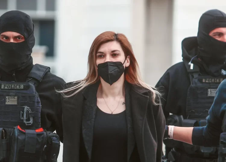 Υπόθεση Πισπιρίγκου: Το «Βατερλώ» των ιατροδικαστών – Πώς η εισαγγελέας ξεμπρόστιασε όλα τα λάθη που συσκότισαν τις συνθήκες θανάτου της Μαλένας και της Ίριδας