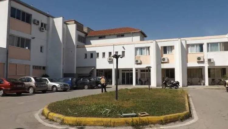 Πρέβεζα: Έκλεψε από νοσοκομείο τηλεόραση κινητό & πήδηξε από τον 1ο όροφο