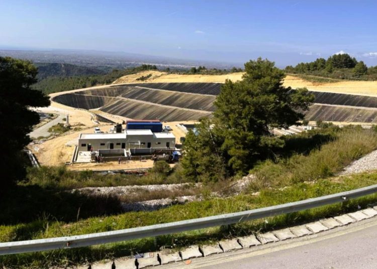 Αυτοψία Δημάρχου Ήλιδας στο εργοστάσιο Τριανταφυλλιάς