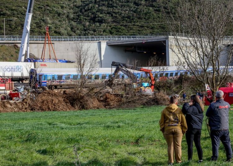 Τέμπη: Πέταξαν απόβλητα ελαιοτριβείου στο οικόπεδο με τα βαγόνια