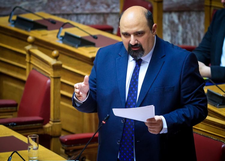 Βουλή: Ξεκινά η «μάχη» της προανακριτικής για τα Τέμπη