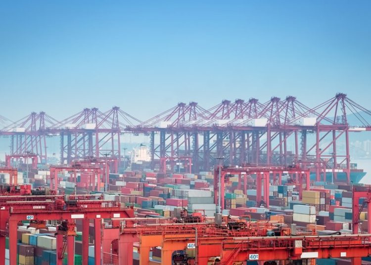 Άνοιξε η αυλαία του εμπορικού πολέμου – Σε ισχύ οι δασμοί Τραμπ κατά πάντων – Στο 104% για την Κίνα