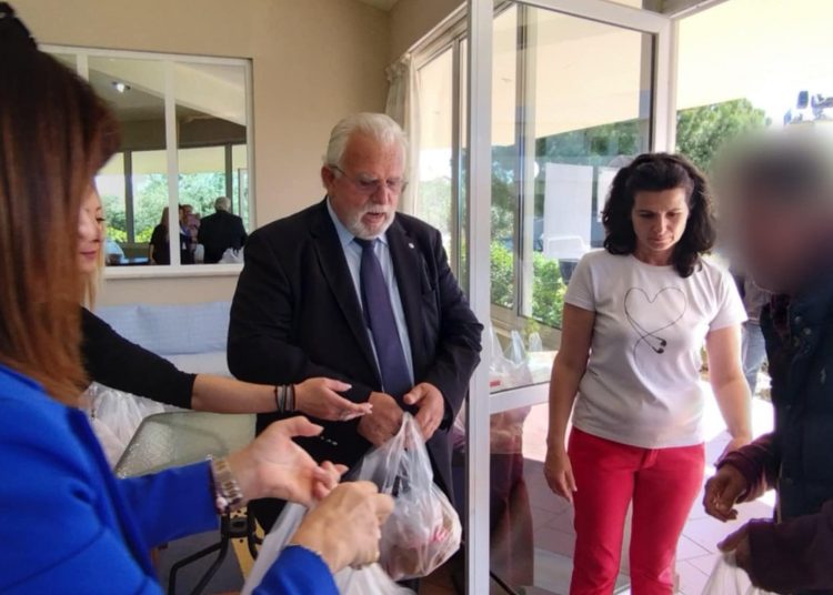 Δήμος Ήλιδας: Διοργάνωσε Πασχαλινό γεύμα για όσους έχουν ανάγκη