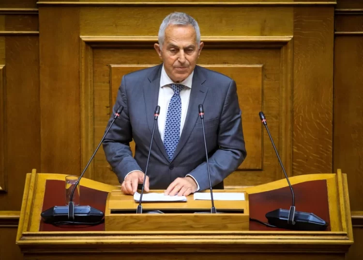 Θέμα χρόνου η προσχώρηση Αποστολάκη στο ΠΑΣΟΚ;