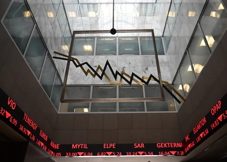 Μαύρη Δευτέρα- Κατάρρευση στο Χρηματιστήριο Αθηνών – Βουτιά 7,43% με τραπεζικό «sell off»