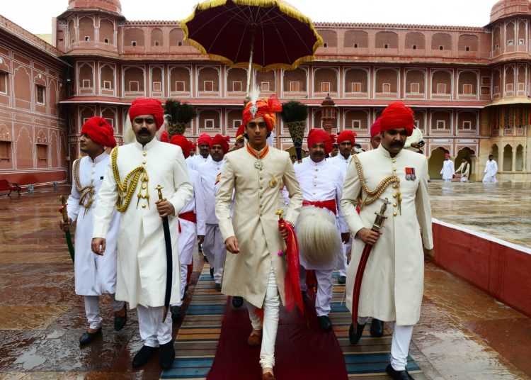 Οι σύγχρονοι μαχαραγιάδες της Ινδίας που κολυμπούν στα πλούτη