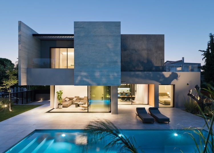 Εντυπωσιακές κατοικίες σε πόλεις της ελληνικής επαρχίας