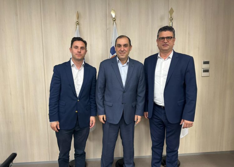 Συνάντηση Λέντζα με Υφυπουργό Κλιματικής Κρίσης: 325.000 ευρώ για αναγκαία έργα