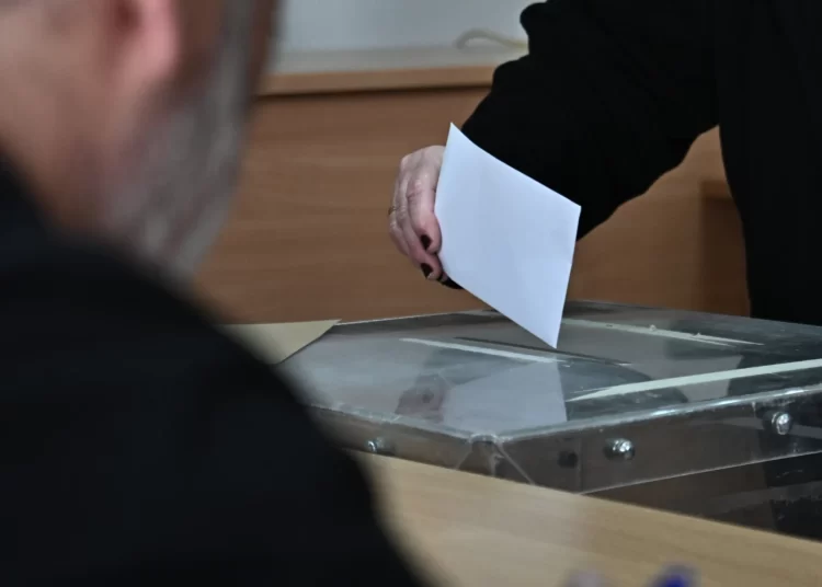 Δημοσκόπηση MRB: Παγιώνεται στη 2η θέση η Κωνσταντοπούλου (13,5%) – Στο 20,4% η ΝΔ, 9,4% το ΠΑΣΟΚ, 5% ο ΣΥΡΙΖΑ