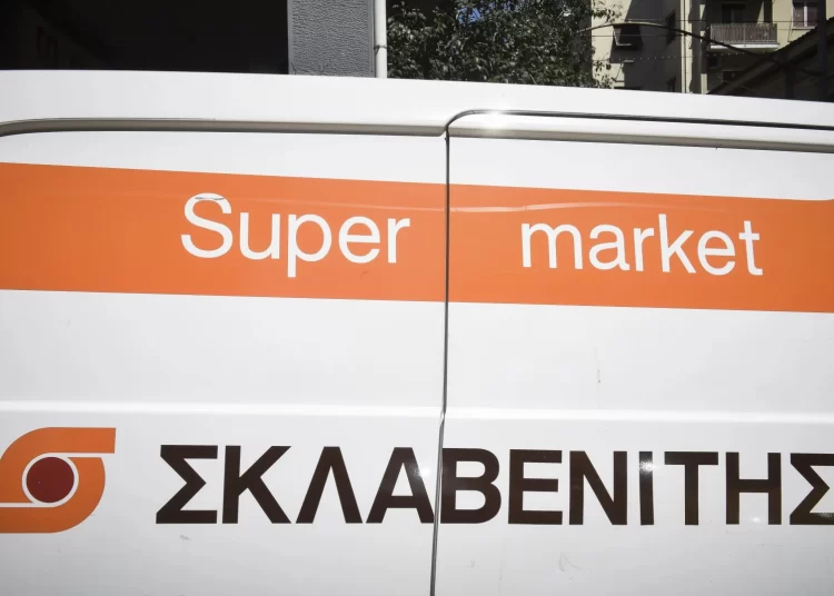 Νέα αύξηση κατώτατου μισθού από τη Σκλαβενίτης – Ωφελούνται πάνω από 29.000 εργαζόμενοι