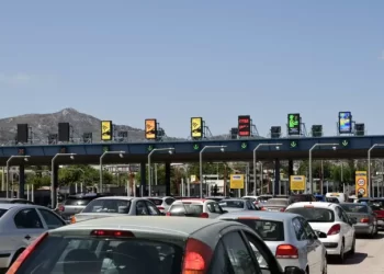 Γεμίζουν κόσμο τα χωριά και οι πόλεις της Ηλείας – Κορυφώνεται η έξοδος για το Πάσχα