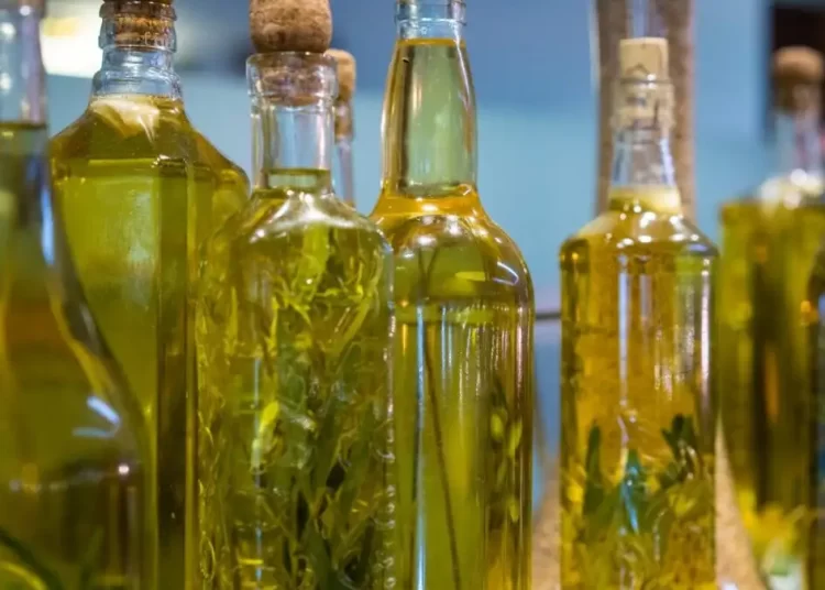 Σε στάση αναμονής ο κλάδος της επιτραπέζιας ελιάς και του τυποποιημένου ελαιόλαδου λόγω των αμερικανικών δασμών