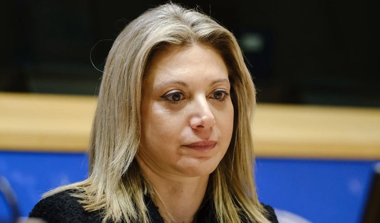 Και τώρα, στοχοποίηση της Καρυστιανού!