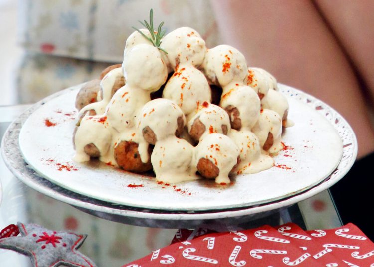 Κεφτεδάκια κοτόπουλου με σάλτσα λεμονιού & μουστάρδας