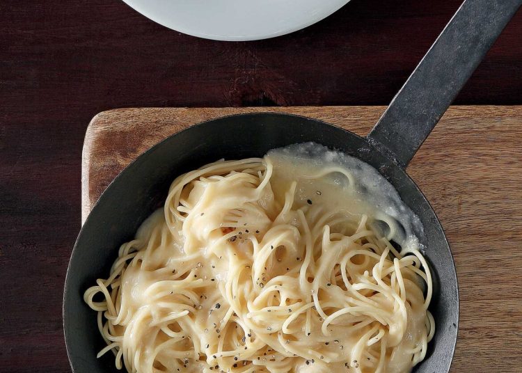 Cacio e pepe, μια λιτή μακαρονάδα που σου κλέβει την καρδιά