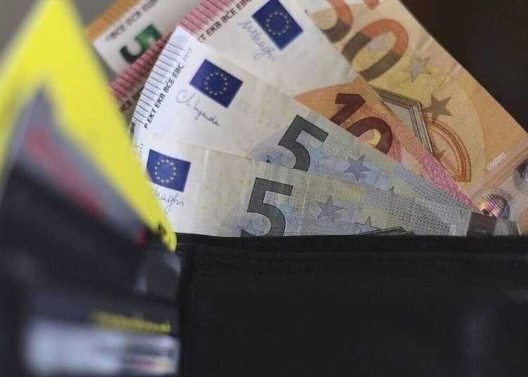 Επίδομα 250 ευρώ: Ποιοι χαμηλοσυνταξιούχοι δεν θα το λάβουν