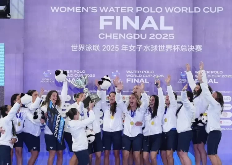 Ελλάδα – Ουγγαρία 13-9: «Υπερηχητική» η Εθνική πόλο γυναικών κατέκτησε το πρώτο της χρυσό μετάλλιο στο World