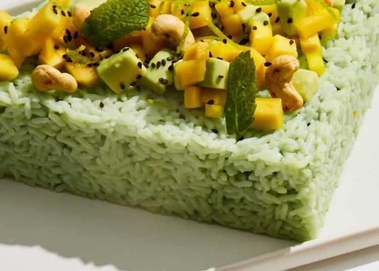 Πιλάφι με αβοκάντο και κάσιους