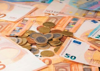 Αφού το Δημόσιο έχει υπερπλεόνασμα γιατί δεν πληρώνει;