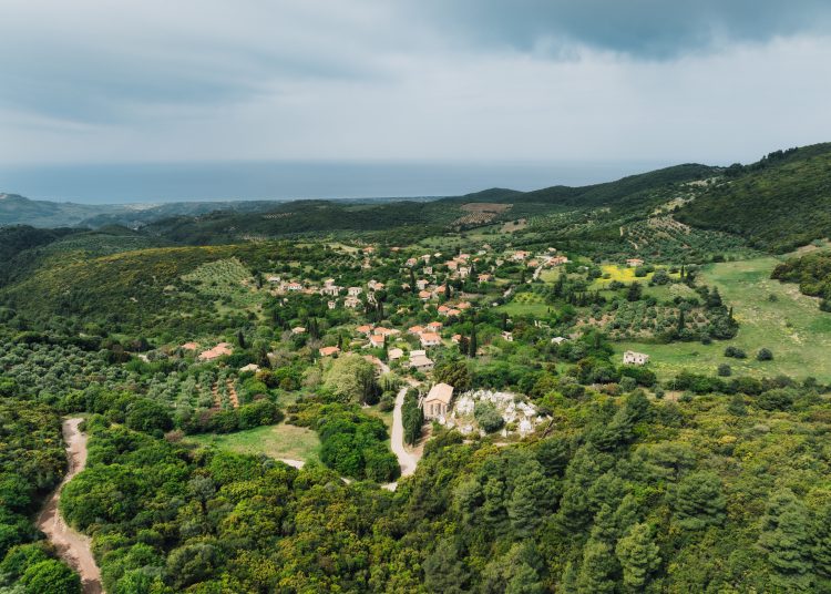 Ταξιάρχες: Ο παραδοσιακός οικισμός που αναβιώνει με τη βοήθεια των Γάλλων