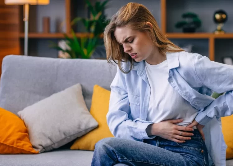 Καρκίνος Παχέος Εντέρου: Ένας γαστρεντερολόγος αποκαλύπτει το ενοχλητικό σύμπτωμα που προειδοποιεί έγκαιρα