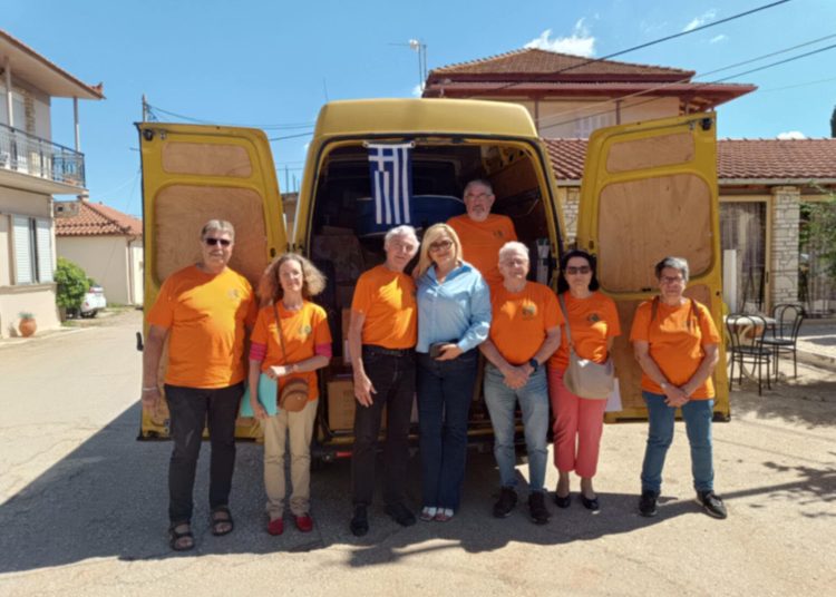 Μέλισσα Λεχαινών: Γάλλοι φαρμακοποιοί δώρισαν υλικό πρώτης βοήθειας