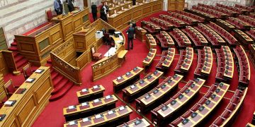 Βουλευτές Ηλείας: Προτίμησαν τα …πανηγύρια από ομιλίες στην Βουλή για τον Αναπτυξιακό Νόμο