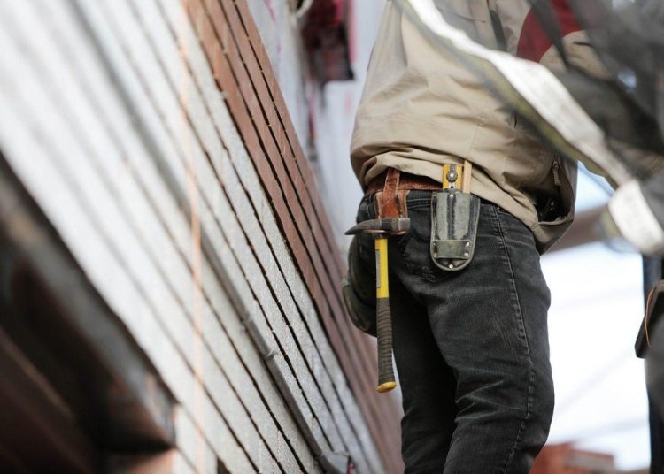 Κλειστά επαγγέλματα τέλος και στην Ελλάδα