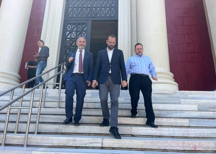 ΠΔΕ: Στην Εισαγγελία ο Περιφερειάρχης, Ν. Φαρμάκης και ο Αντιπεριφερειάρχης Π.Ε. Ηλείας, Ν. Κοροβέσης, μετά από τον εντοπισμό ευρημάτων στον εσωτερικό έλεγχο του Τμήματος Μεταφορών Αμαλιάδας