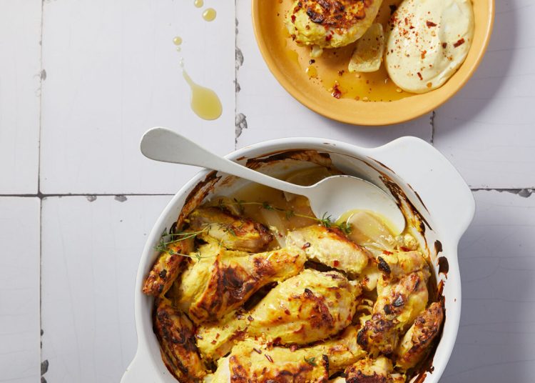 Κοτόπουλο στον φούρνο σε κρούστα γιαουρτιού με κάρι