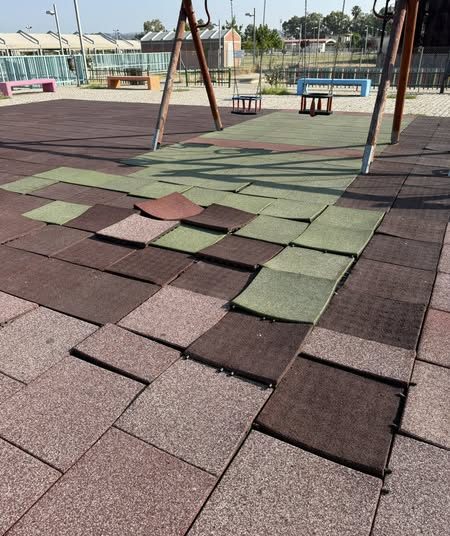 Πύργος: Άγνωστοι κατέστρεψαν ξανά την παιδική χαρά στο Πάρκο Ξυστρή