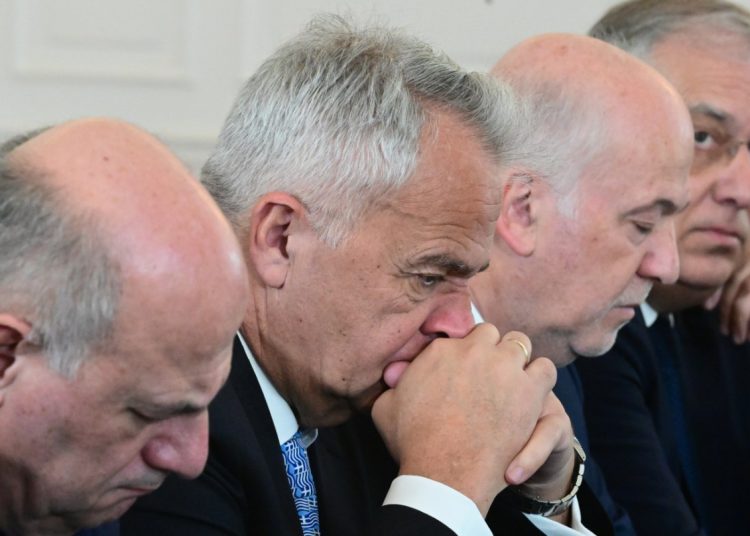 ΟΠΕΚΕΠΕ: Σε κρίση η ΝΔ & το Μαξίμου-Οι συνομιλίες του σκανδάλου «καίνε» γαλάζιους βουλευτές