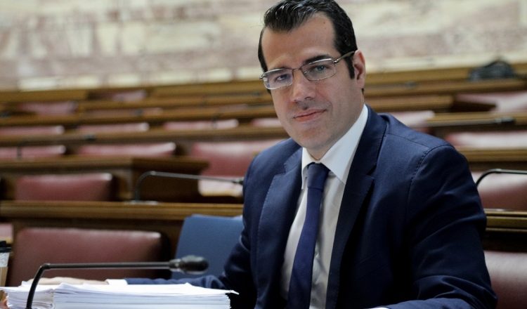 Νέος Υπουργός Μετανάστευσης ο Θάνος Πλεύρης, στη θέση του Μάκη Βορίδη που παραιτήθηκε