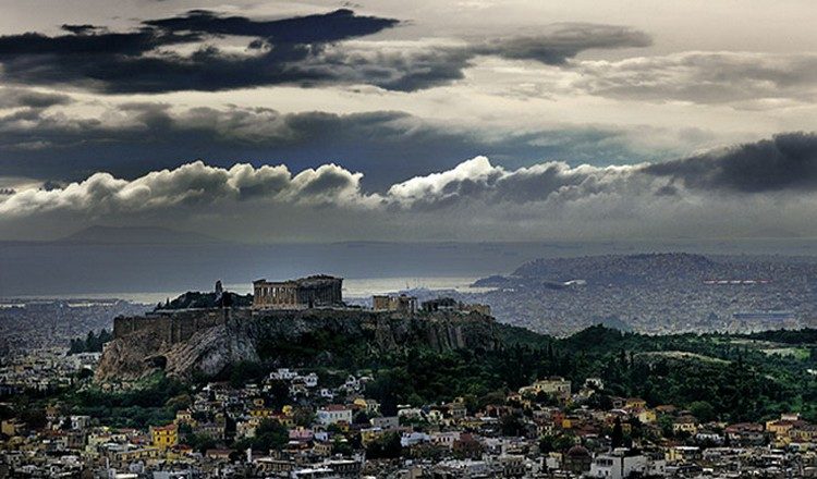 Deutsche Bank: Η Αθήνα διώχνει τους Αθηναίους λόγω ακρίβειας και χαμηλών εισοδημάτων