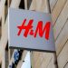 Η ιστορία της H&M: Από ένα μικρό κατάστημα στο Βεστερός, σε διεθνή αυτοκρατορία μόδας