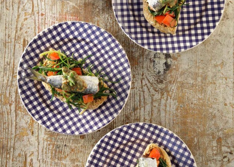 Γρήγορες καλοκαιρινές συνταγές με ντάκο