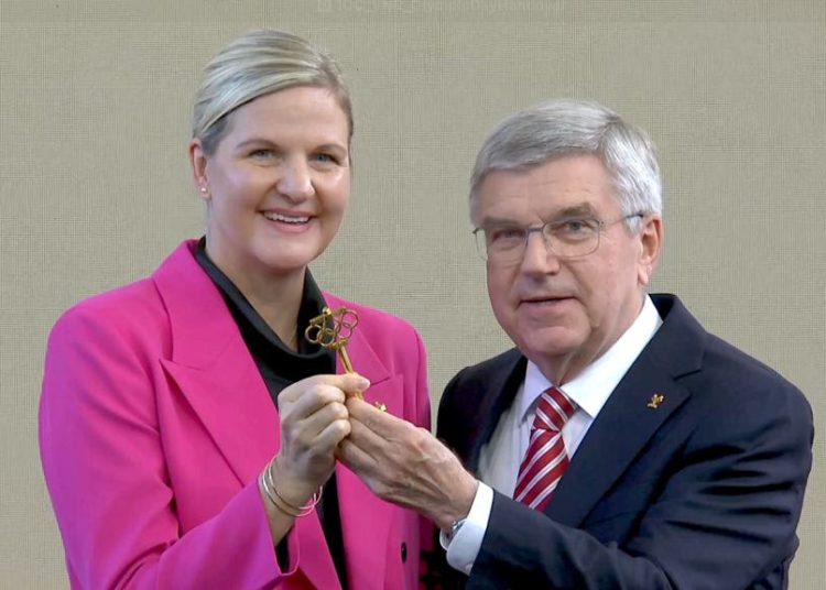 Ο Τόμας Μπαχ παρέδωσε την προεδρία της ΔΟΕ στην Κίρστι Κόβεντρι