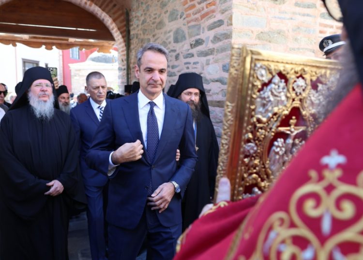 Μητσοτάκης: Δίνει 100 εκ. ευρώ στο Άγιο Όρος για έργα