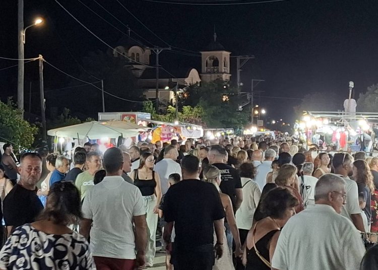 ΠΥΡΓΟΣ: Μεγάλη προσέλευση κόσμου στην Αγία Μαρίνα Καταραχίου
