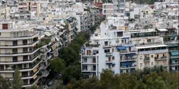 10.000 ακίνητα από την Intrum στην αγορά – Πλατφόρμα αλά Κατσέλη για τα ΝPEs που βρίσκονται στα Δικαστήρια