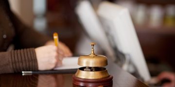 Σε διαβούλευση το εργασιακό νομοσχέδιο έως το τέλος του μήνα- Καταργούνται έντυπα για προσλήψεις, πίνακες προσωπικού και αδειών