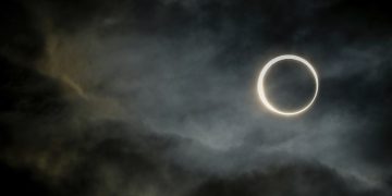 Έρχεται η ολική έκλειψη ηλίου: Στο «σκοτάδι» για 6 ολόκληρα λεπτά