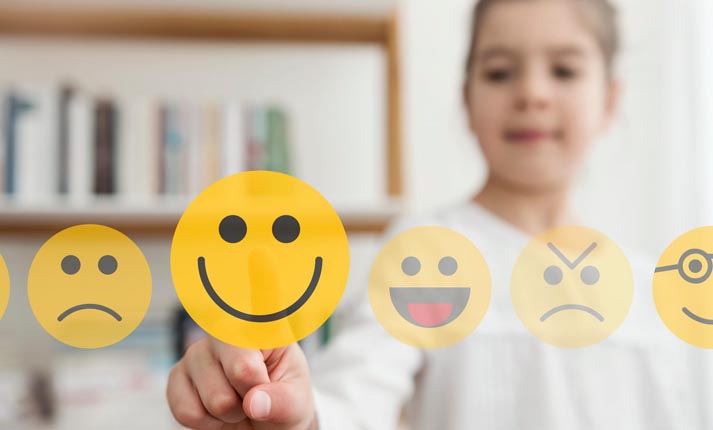 Ψυχική Υγεία-Γονείς: Πώς να μιλήσετε στο παιδί για το σώμα του χωρίς να το πληγώσετε