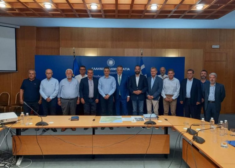 Συνάντηση στο υπουργείο Υποδομών για το νέο αυτοκινητόδρομο – Φαρμάκης: “Υιοθετήθηκαν προτάσεις για συμπληρωματικά έργα”